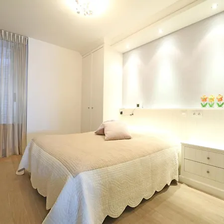 Апартаменты In Het Zoute With Sea Views Кнокке-Хейст